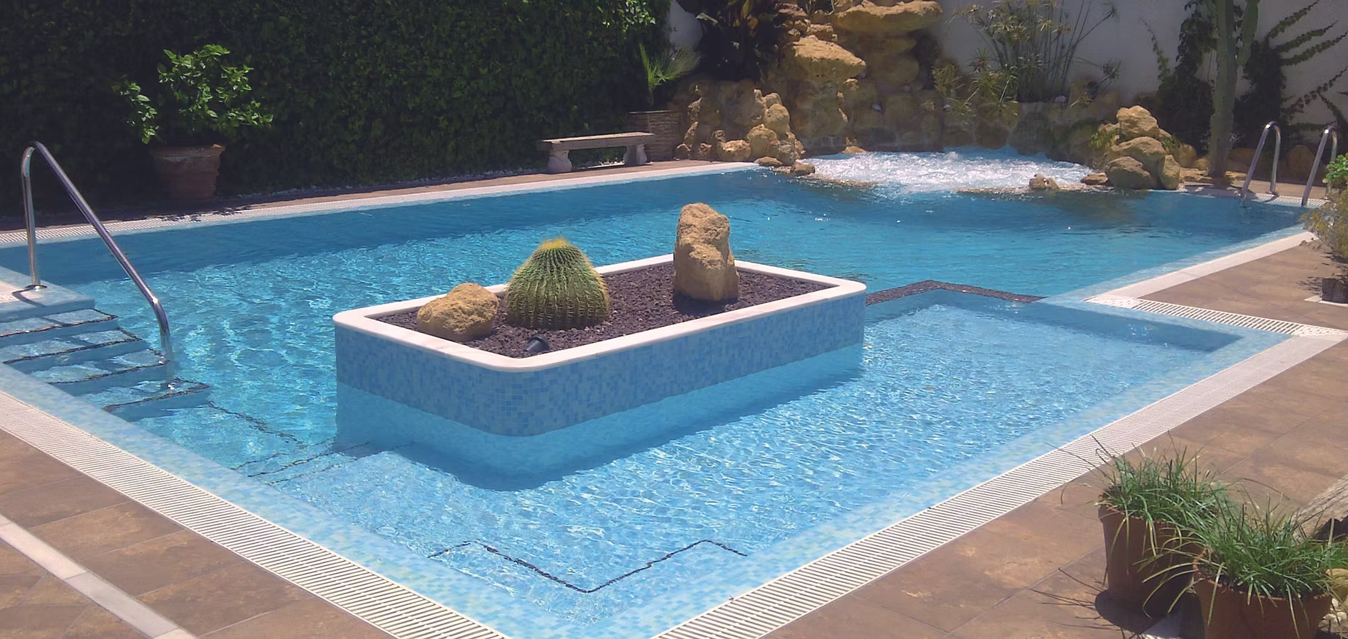 Altto Glass Pool Mosaics - Capital Tiles and Flooring Canberra